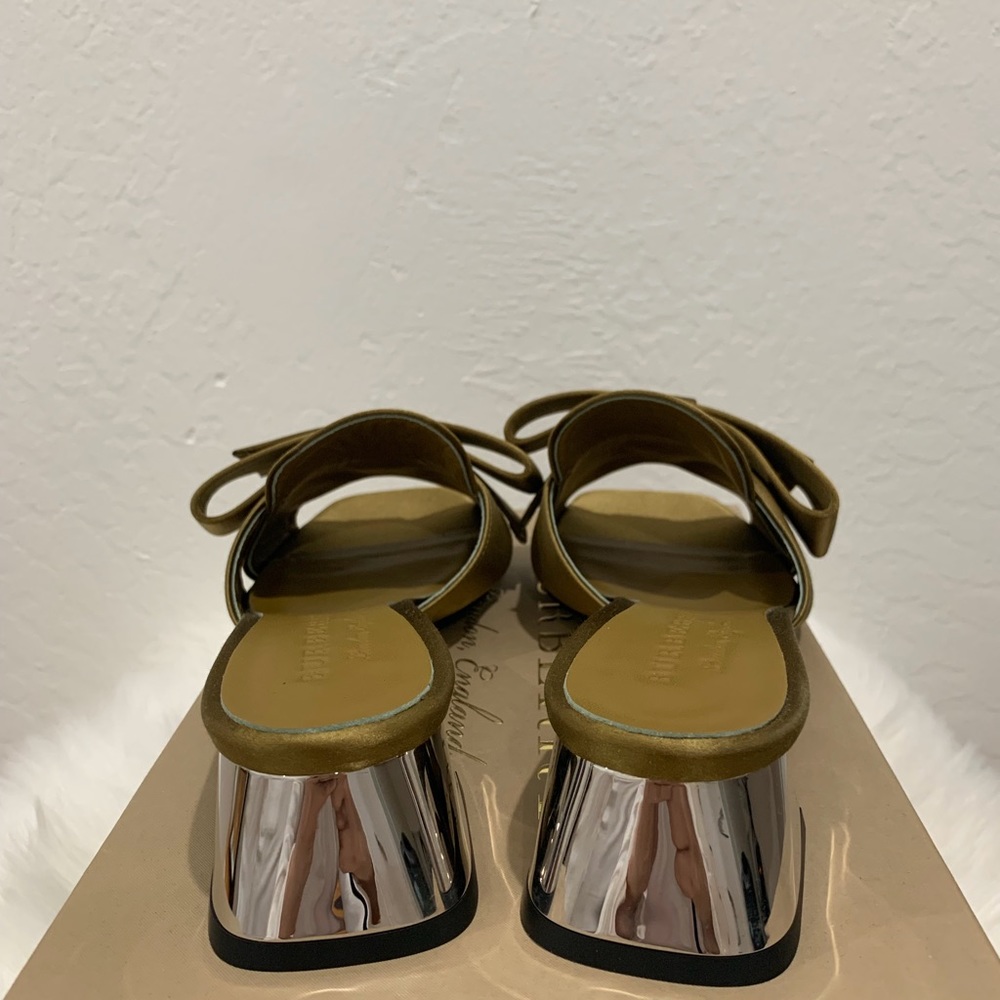 Authentic Burberry Satin Heel - Picture 5 of 8
